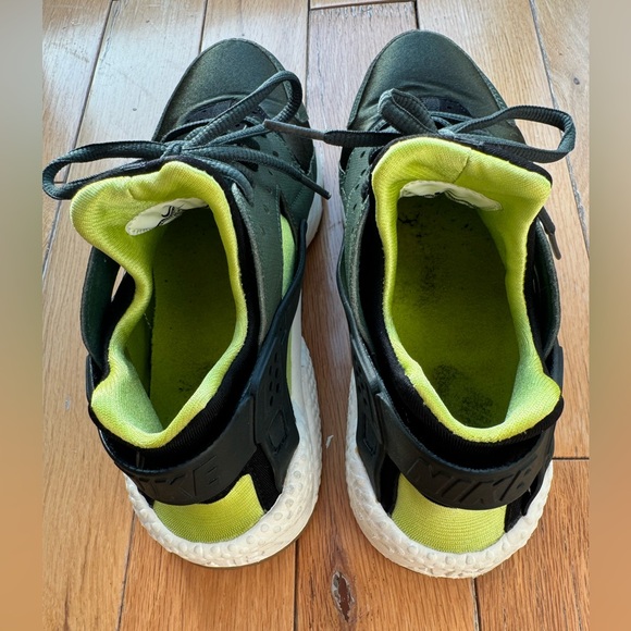 Nike Air | Huarache Green Black 8.5 Women - Picture 2 of 8